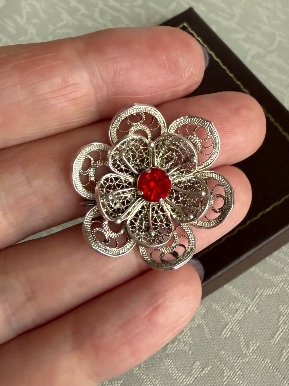 Vintage Sterling Silver Filigree Flower Brooch Red Rhinestone Center Layered Pin - Picture 3 of 4